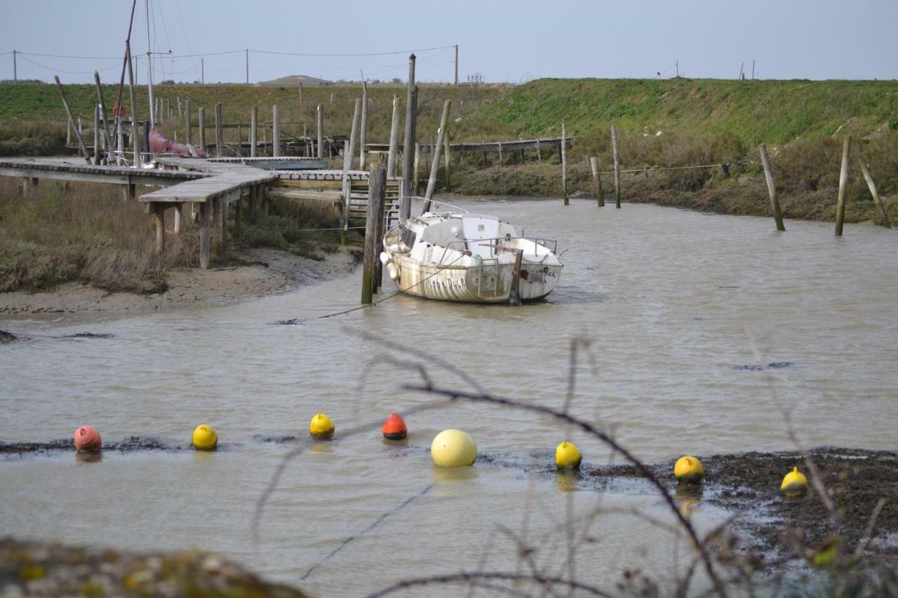 Les Pensions Du Joslin Bouin  Exteriör bild